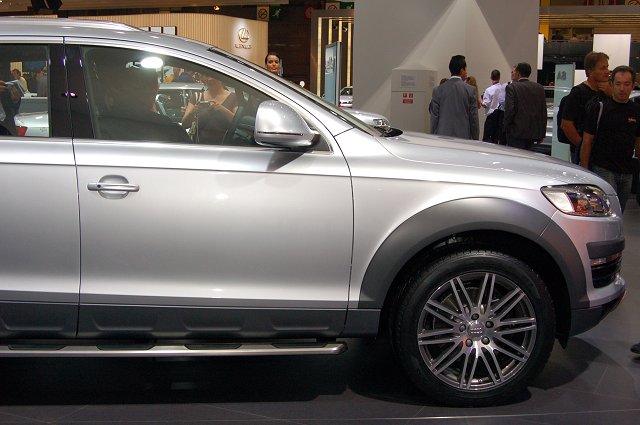 audi_q7_2006_043.jpg