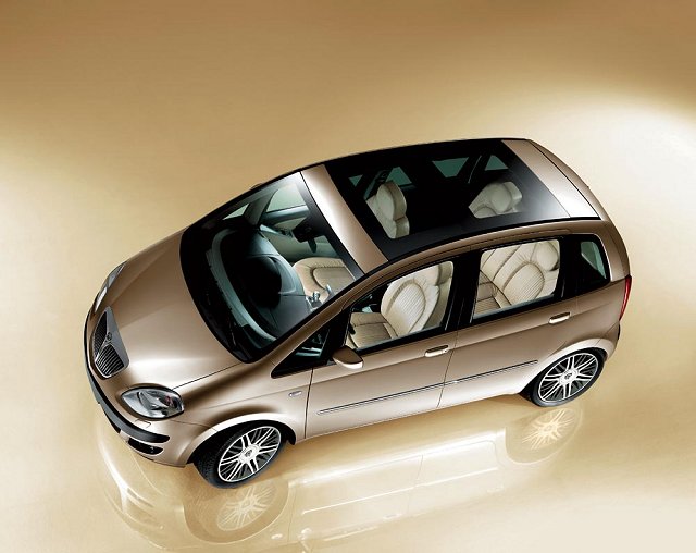 Geneva 2004: Lancia's new compact MPV is to be called the Musa. Image by Lancia.