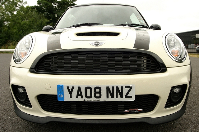 http://www.carenthusiast.com/mini/mini_jcw_2008_056.jpg