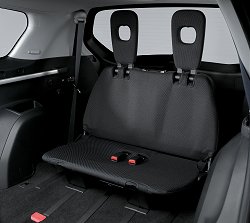 2006 Mitsubishi Outlander (Japanese market). Image by Mitsubishi. Click here for a larger image.