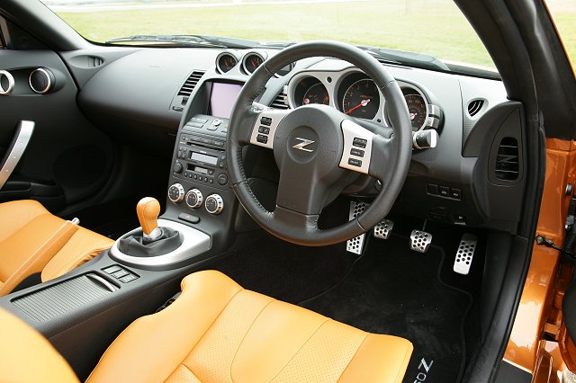 nissan_350z2006_031.jpg