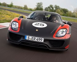 Porsche 918 specs and prices announced. Image by Porsche.
