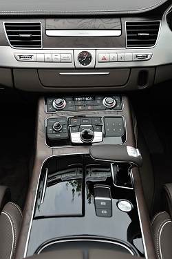 2010 Audi A8. Image by Max Earey.