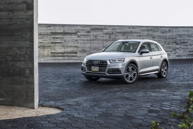 Audi reveals new Q5 in Paris. Image by Audi.