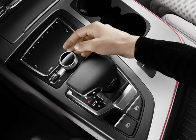 Audi Q7 interior revealed. Image by Audi.