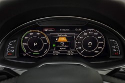 2016 Audi Q7 e-tron plugin hybrid. Image by Audi.