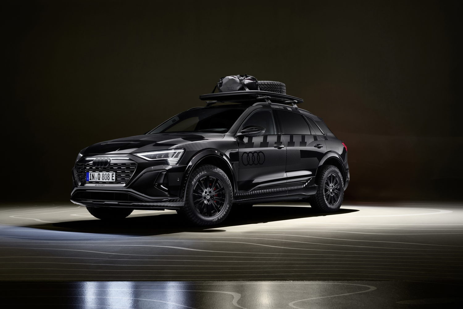 Audi Q8 e-tron edition Dakar is off-road electric SUV. Image by Audi.