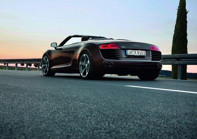 Incoming: Audi R8 Spyder V8. Image by Audi.