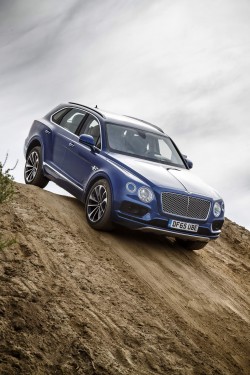 2016 Bentley Bentayga. Image by James Lipman.