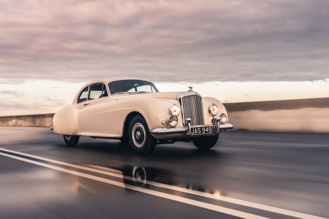 Retro drive: Bentley R-Type Continental. Image by Richard Pardon.