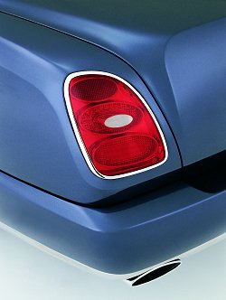 2005 Bentley Arnage Drophead Coupe. Image by Bentley.