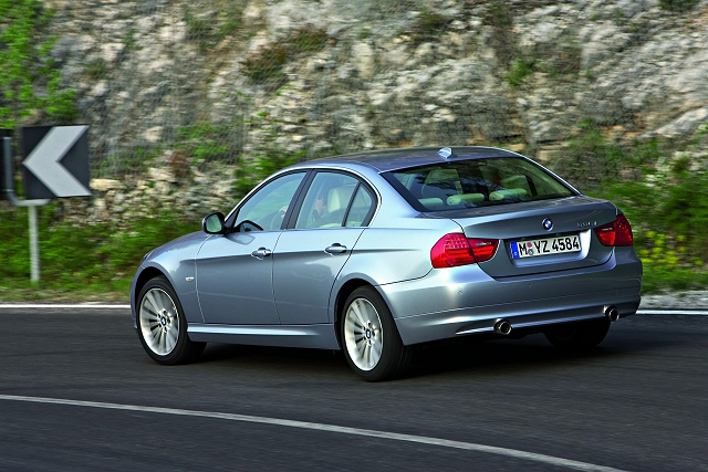 Facelifted BMW 3 Series on video. Image by BMW.