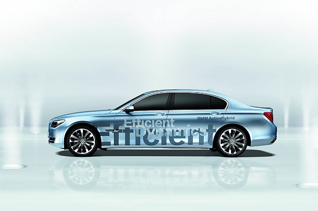 Hybrid BMW 7 Series gets active. Image by BMW.