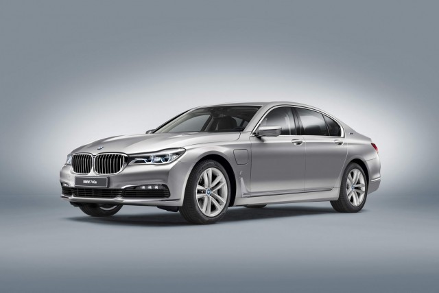 BMW 7 Series goes hybrid. Image by BMW.