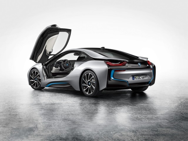 BMW i8 gets Goodwood debut. Image by BMW.