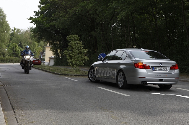 BMW develops turn assist. Image by BMW.