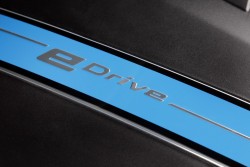 2014 BMW X5 eDrive plug-in hybrid prototype. Image by BMW.