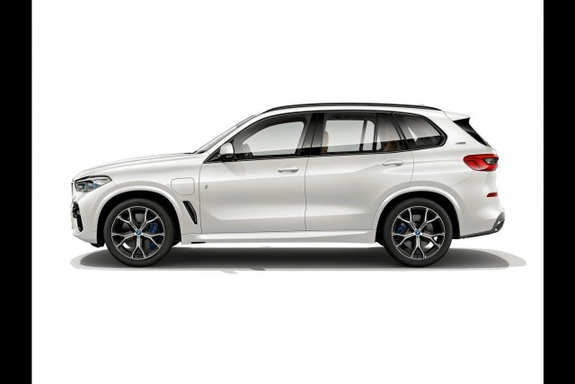 New hybrid BMW X5 gets 50 miles on a charge. Image by BMW.