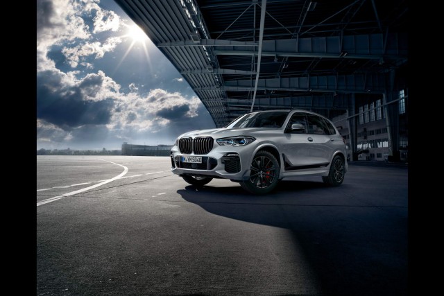 BMW offers new M Performance kit for X5. Image by BMW.