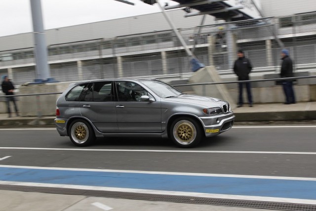 Passenger ride in the V12-engined BMW X5 LM. Image by BMW.