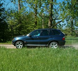 2004 BMW X5 4.4i Sport. Image by John LeBlanc.