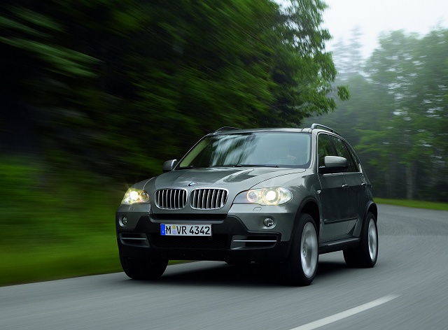 New BMW X5 debuts at LA Show. Image by BMW.