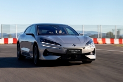 2025 Denza Z9GT DM-i Review. Image by Denza.