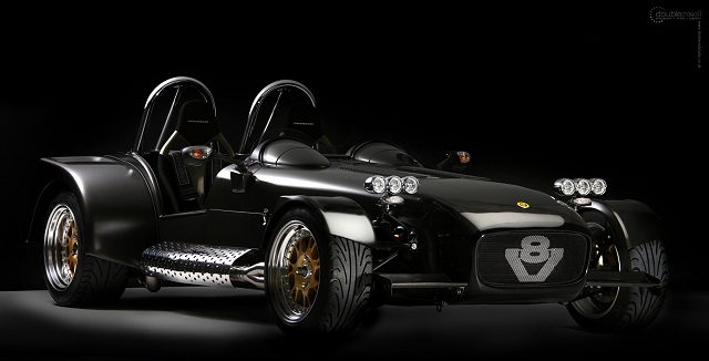 V8-engined Caterham boasts over 500bhp. Image by Caterham.