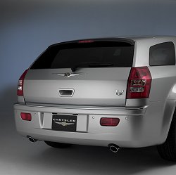 2004 Chrysler 300. Image by DaimlerChrysler.