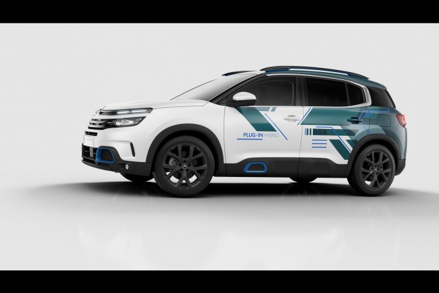 Citroen goes PHEV with C5 Aircross Concept. Image by Citroen.