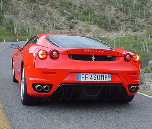 New Ferrari draws inspiration from Enzo. Image by www.italiaspeed.com.