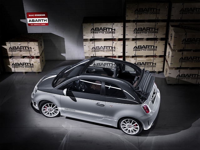 Abarth shows hot new 500C. Image by Abarth.