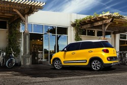 2013 Fiat 500L Trekking. Image by Fiat.