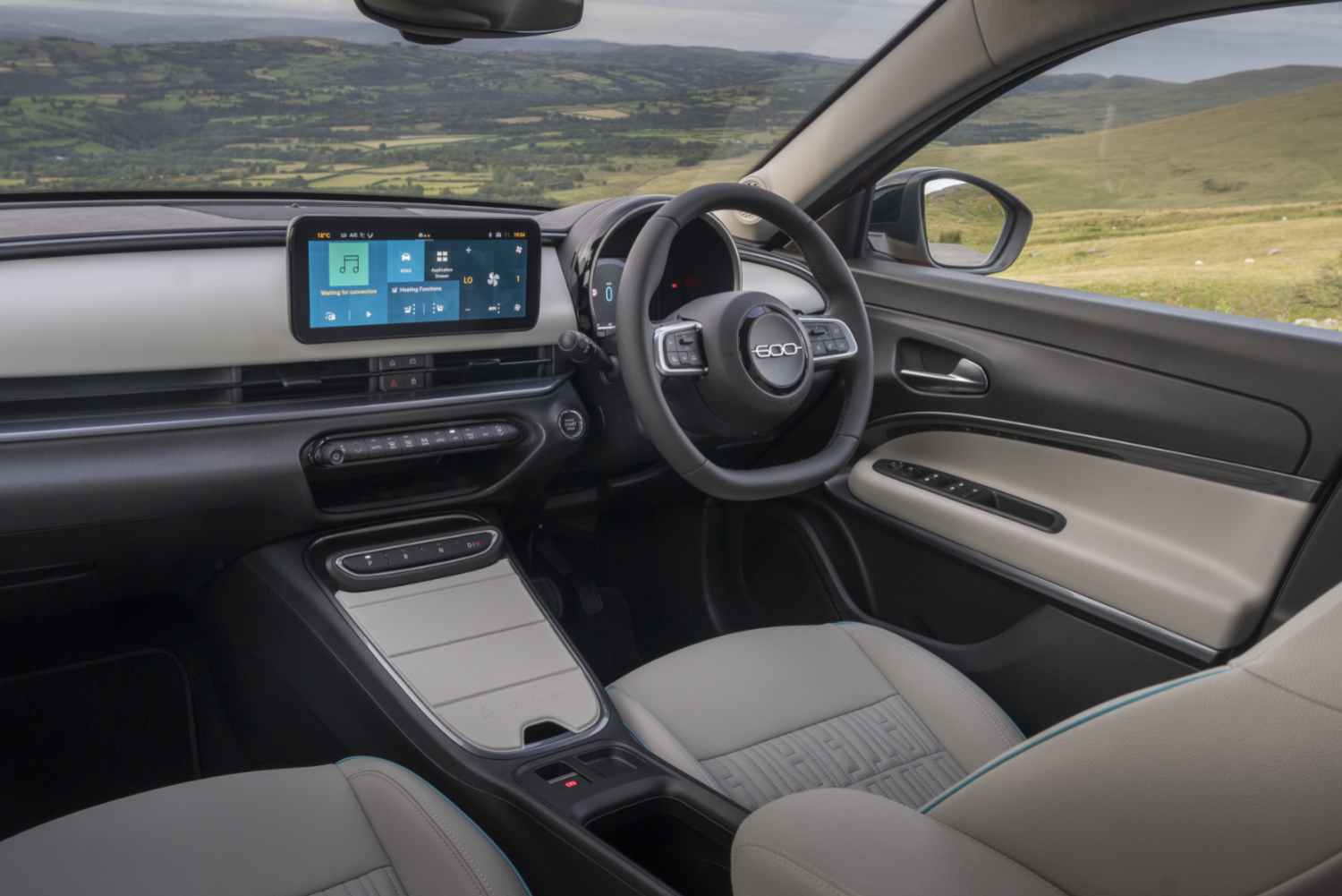 2025 Fiat 600 Hybrid. Image by Fiat.