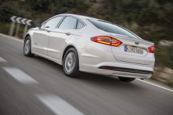 2015 Ford Mondeo Hybrid. Image by Ford.