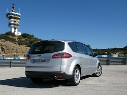 2010 Ford S-Max. Image by Mark Nichol.