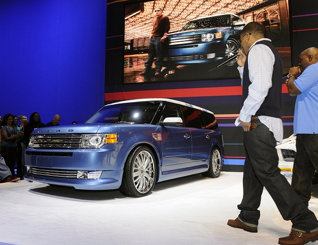 2008 Ford Flex by Nelly. Image by Ford.