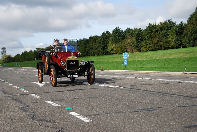 Feature drive: Economy run in a 1915 Ford Model T. Image by Richard Noble.