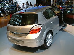 2004 Opel Astra. Image by Shane O' Donoghue.