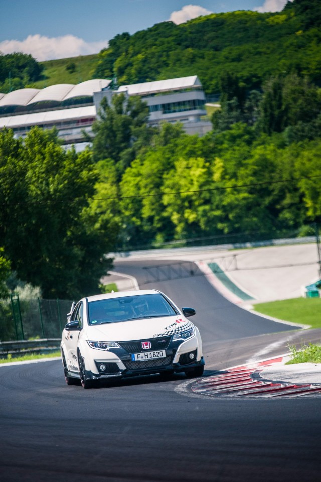 Honda Civic Type R sets FIVE lap records. Image by Honda.