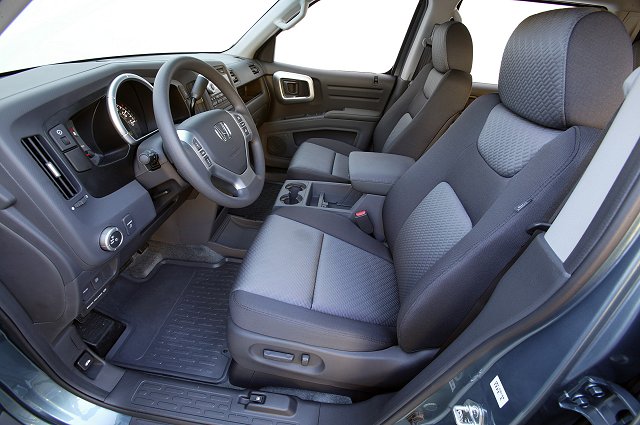 2005 Honda Ridgeline. Image by Honda.