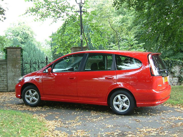 2004 Honda Stream review. Image by Shane O' Donoghue.