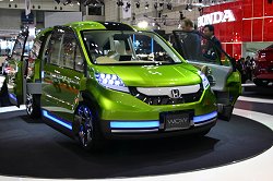 2005 Honda W.O.W concept. Image by Shane O' Donoghue. Click here for a larger image. 2005 Honda W.O.W concept. Image by Shane O' Donoghue.