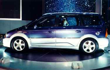 Two-tone paint is dodgy, but otherwise this is a good MPV effort from Hyundai