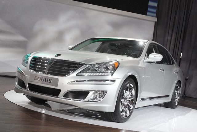 2010 Hyundai Equus. Image by Hyundai.