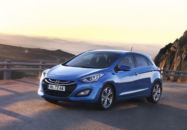 New Hyundai i30 breaks cover. Image by Hyundai.