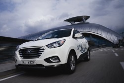 2013 Hyundai ix35 fuel cell. Image by Hyundai.