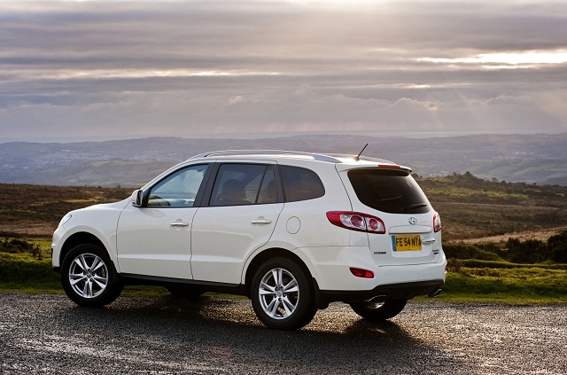 Updated Hyundai Santa Fe arrives. Image by Hyundai.