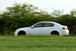 2010 Infiniti G37x. Image by Max Earey.