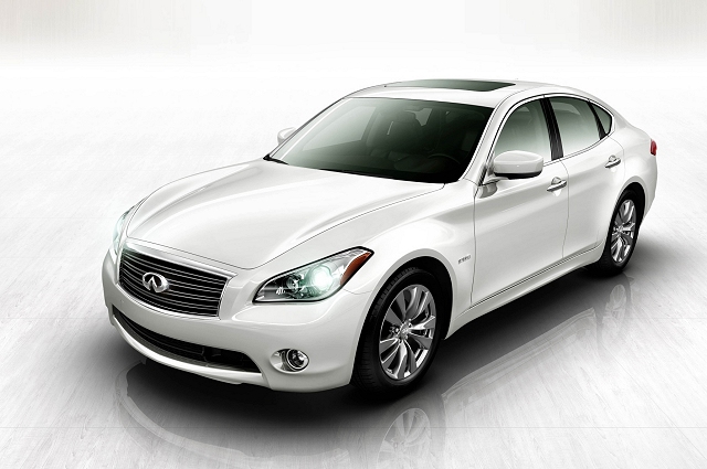 Infiniti announces hybrid saloon. Image by Infiniti.